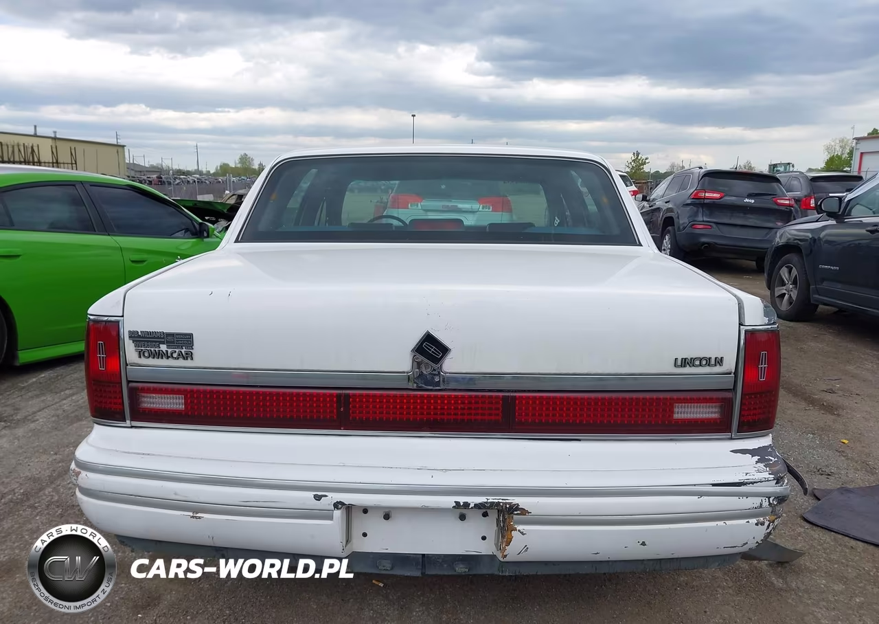 1994 Lincoln Town Car Signature-Tournament VIN:1LNLM82W5RY676231 - 16