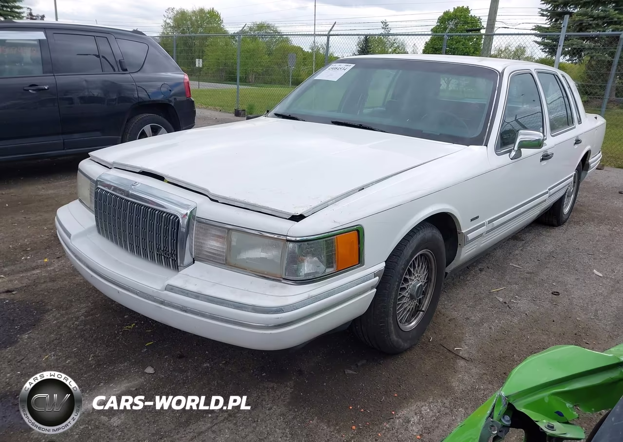 1994 Lincoln Town Car Signature-Tournament VIN:1LNLM82W5RY676231 - 2