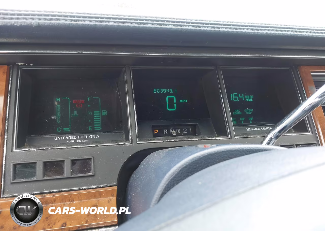 1994 Lincoln Town Car Signature-Tournament VIN:1LNLM82W5RY676231 - 7