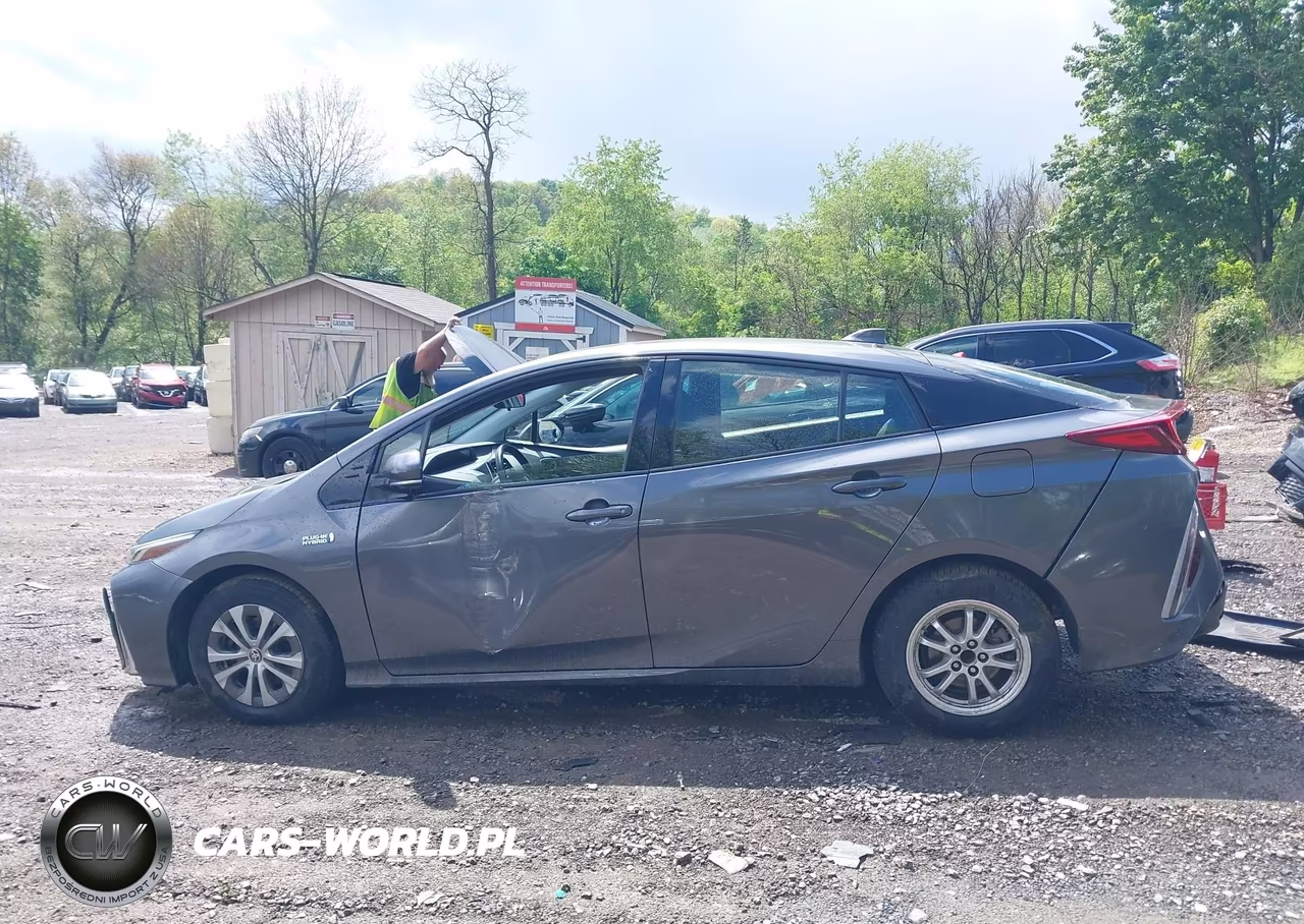 2020 Toyota Prius Prime Le VIN:JTDKARFP9L3129680 - 14