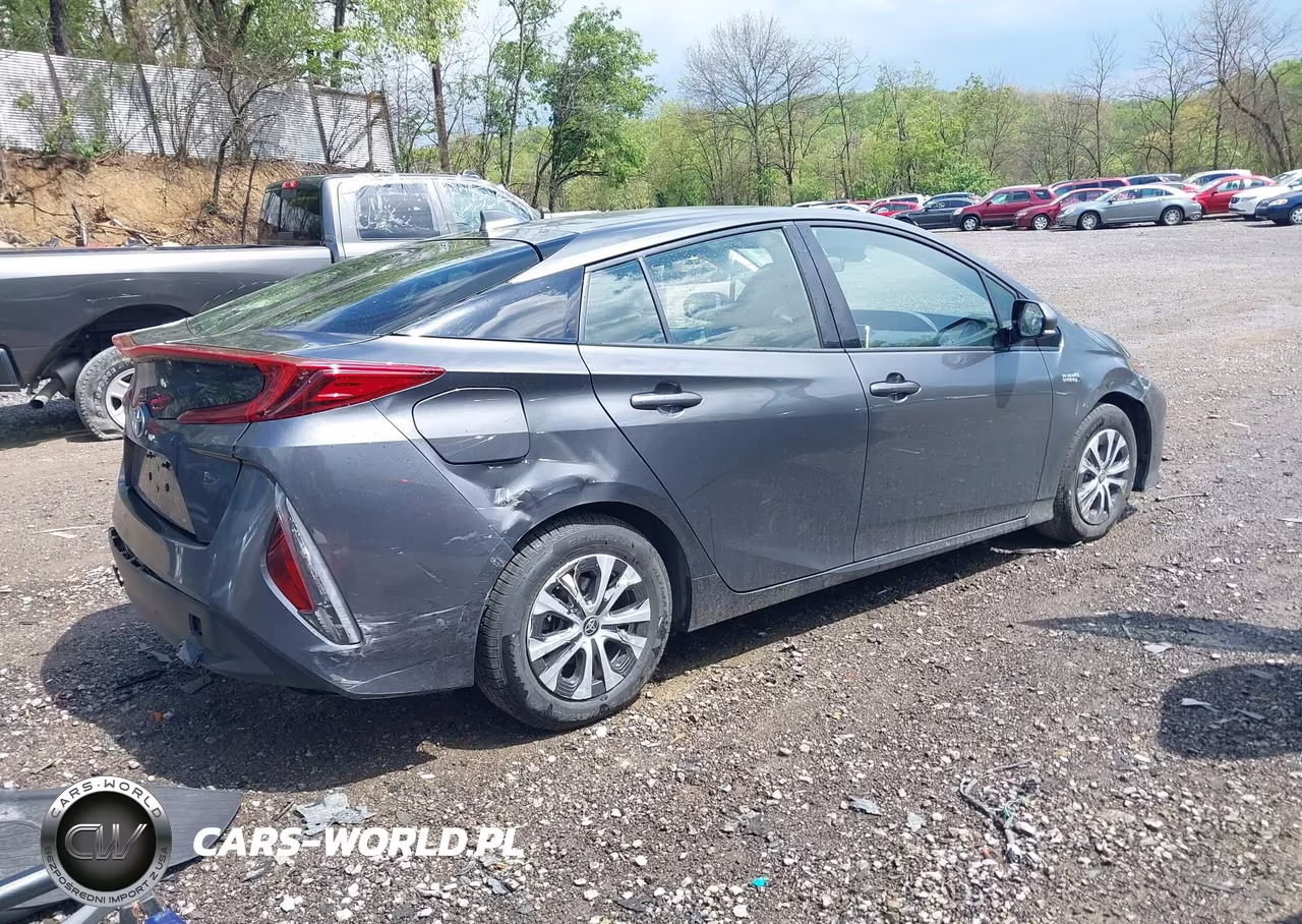2020 Toyota Prius Prime Le VIN:JTDKARFP9L3129680 - 4
