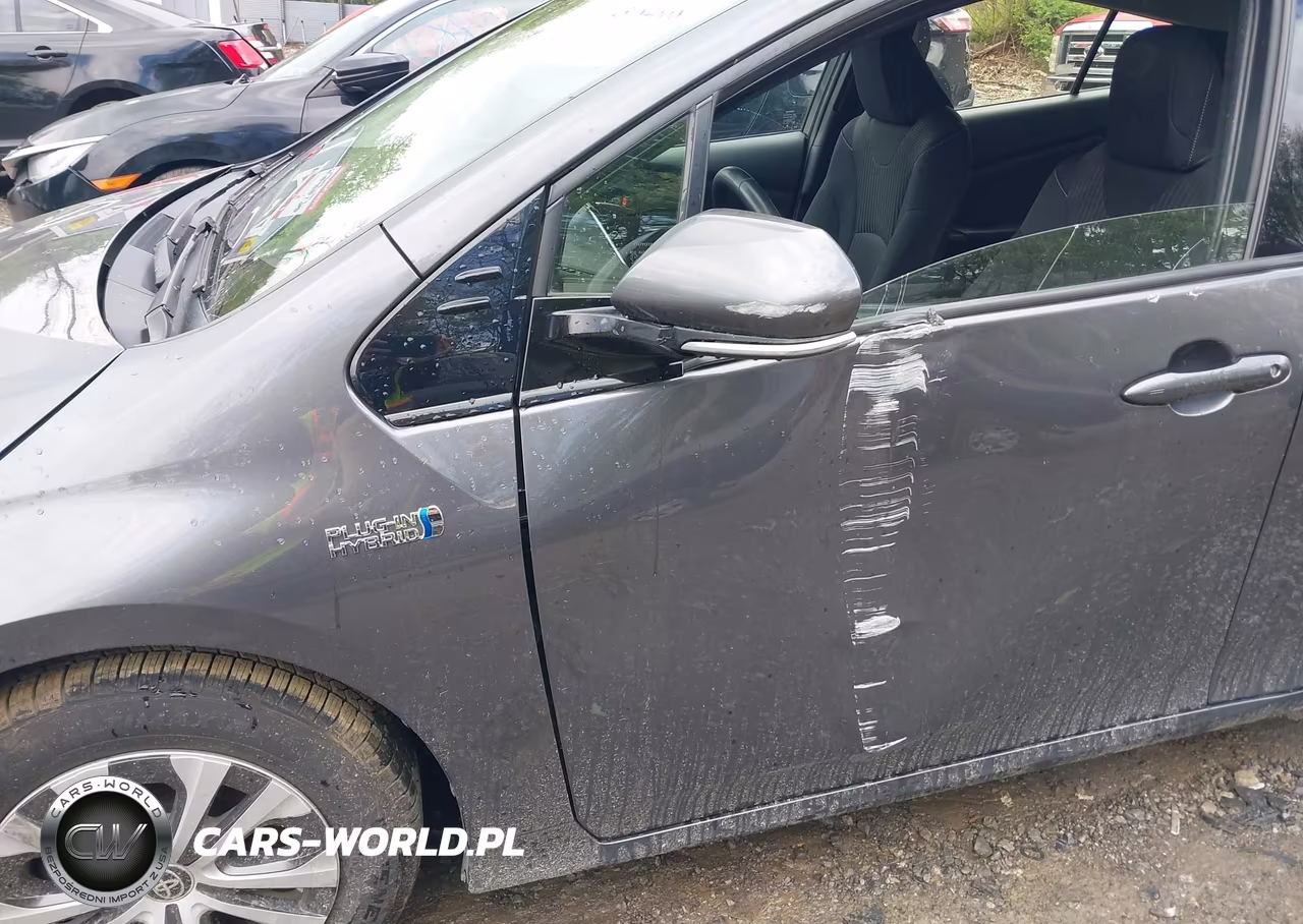 2020 Toyota Prius Prime Le VIN:JTDKARFP9L3129680 - 6