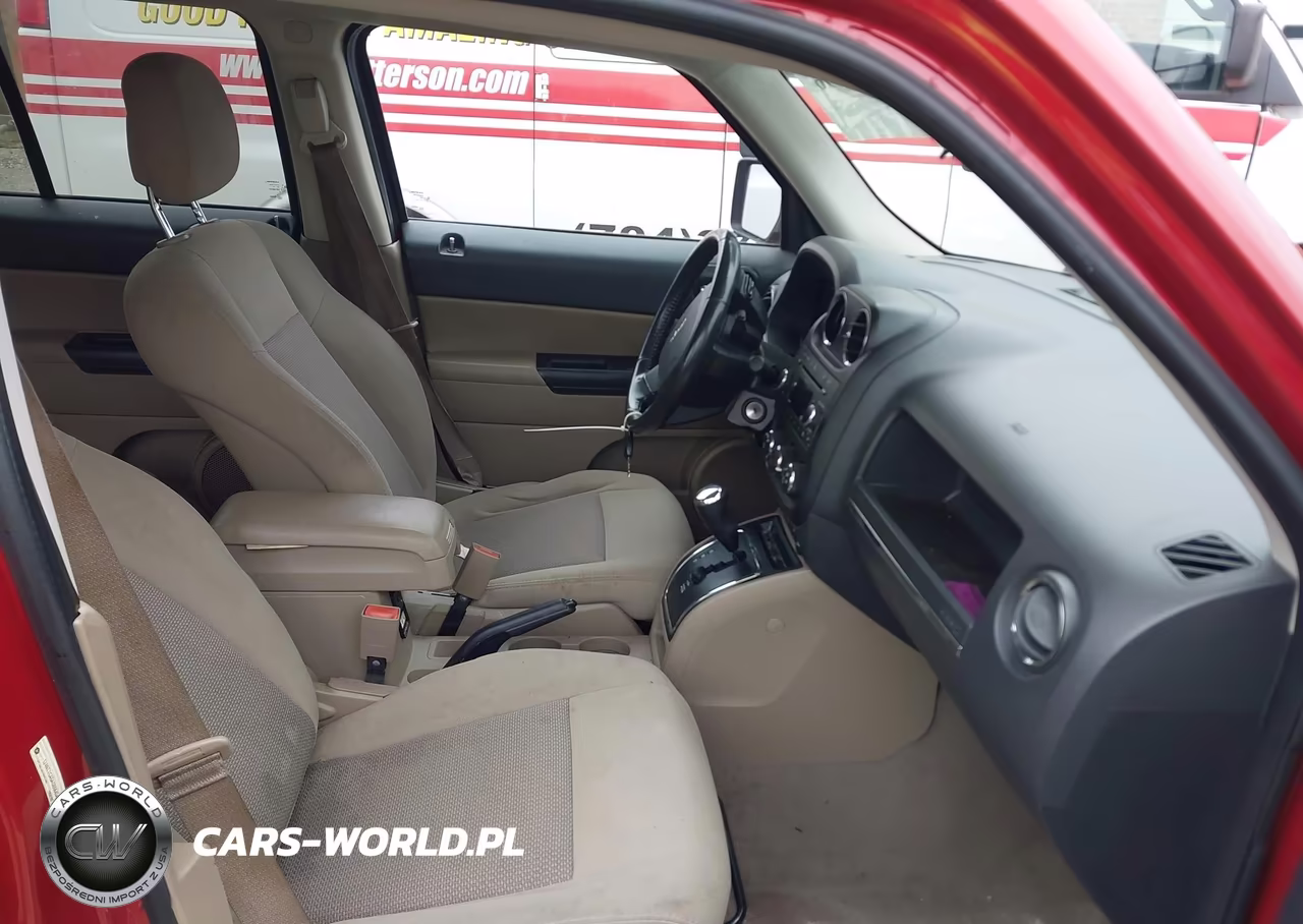 2010 Jeep Patriot Sport VIN:1J4NT1GA5AD666454 - 5