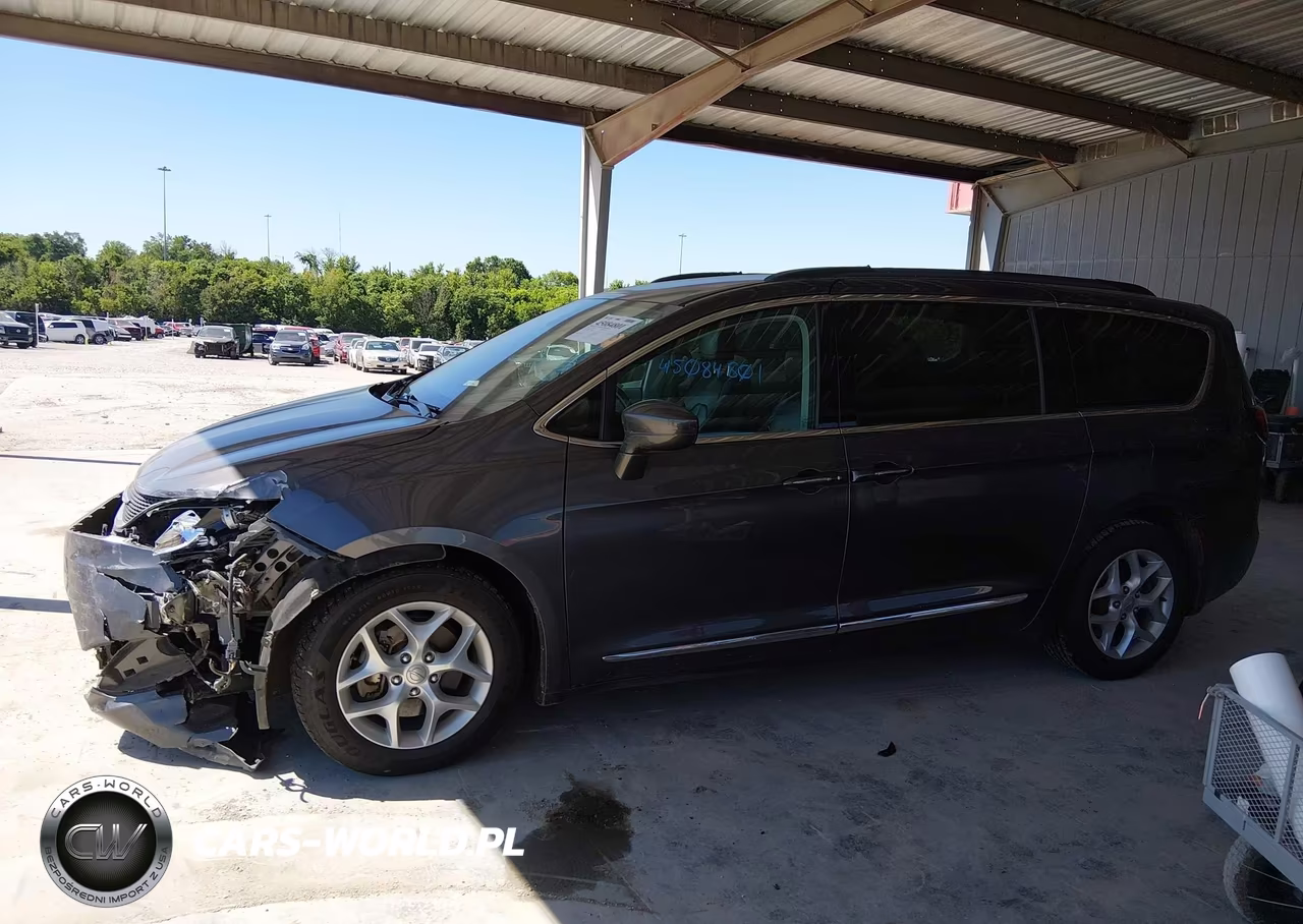 2017 Chrysler Pacifica Touring-L VIN:2C4RC1BG9HR676317 - 14
