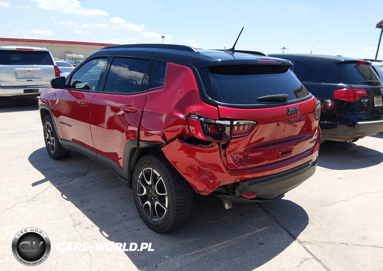 2025 Jeep Compass Trailhawk 4X4 VIN:3C4NJDDN5ST581792 - 3