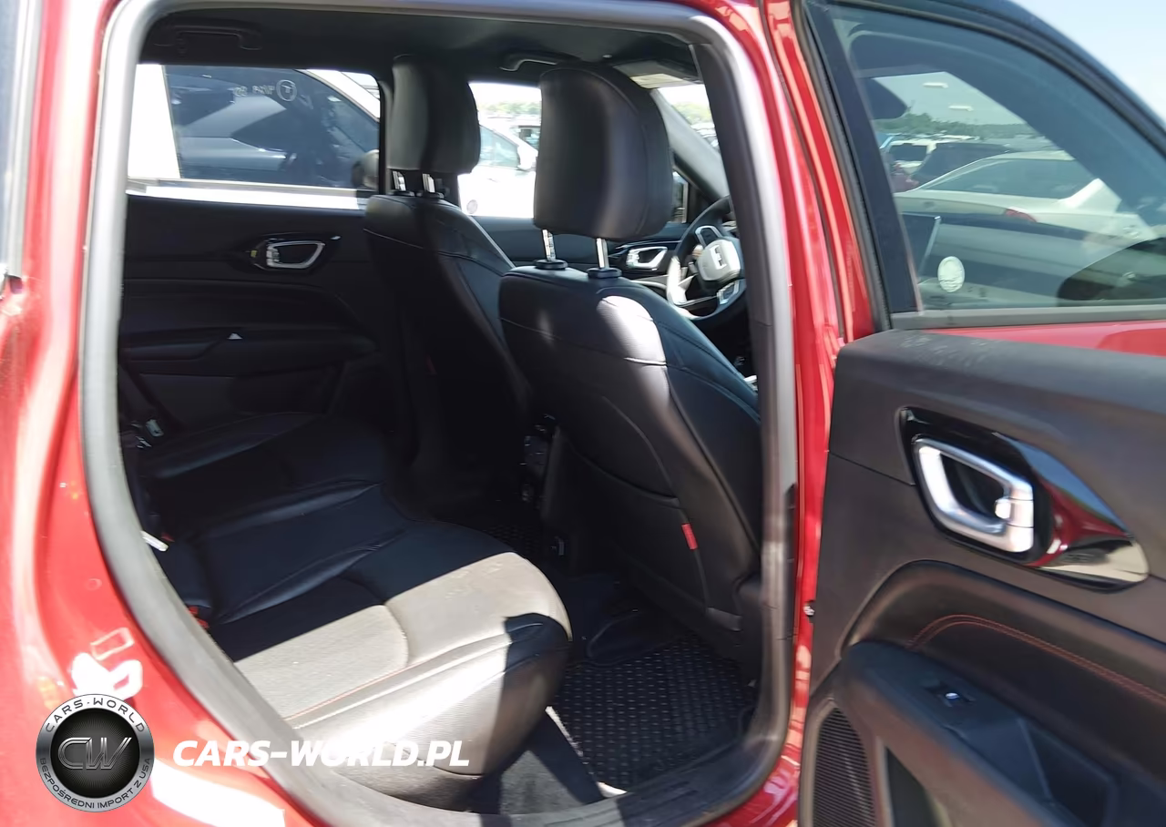 2025 Jeep Compass Trailhawk 4X4 VIN:3C4NJDDN5ST581792 - 8