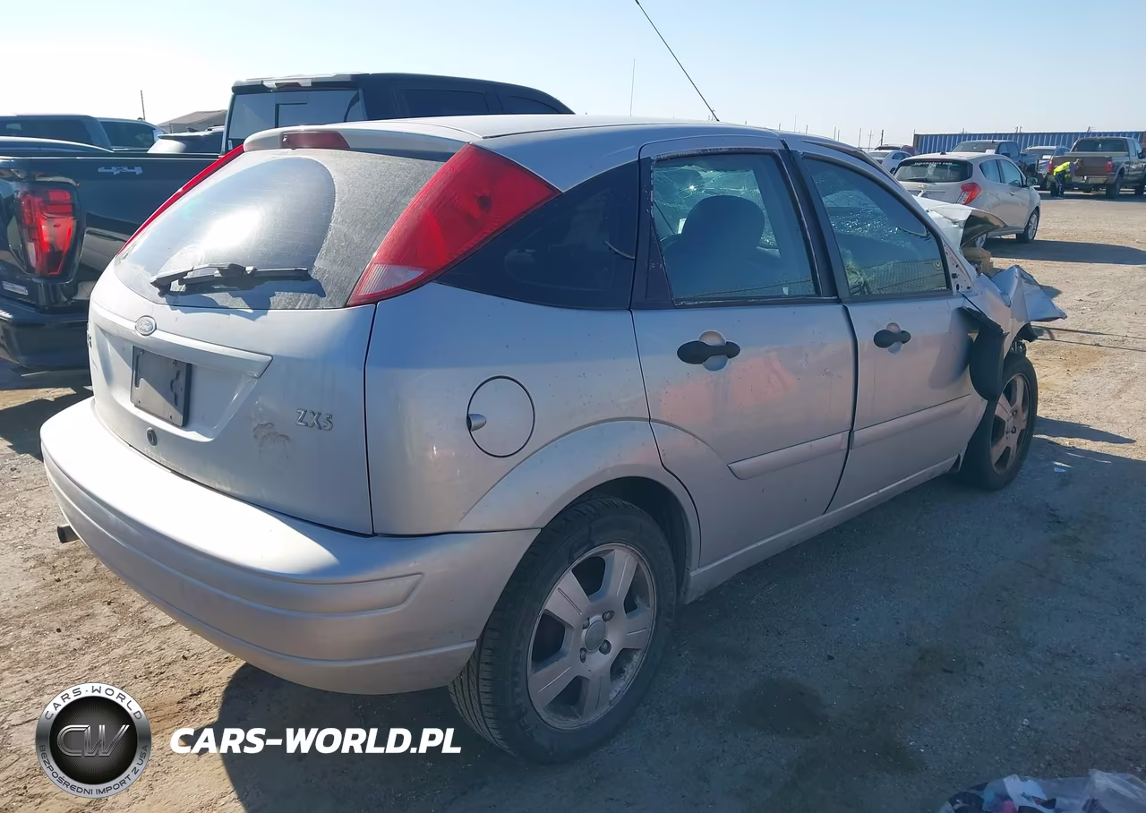 2004 Ford Focus Zx5 VIN:3FAFP37ZX4R115812 - 4