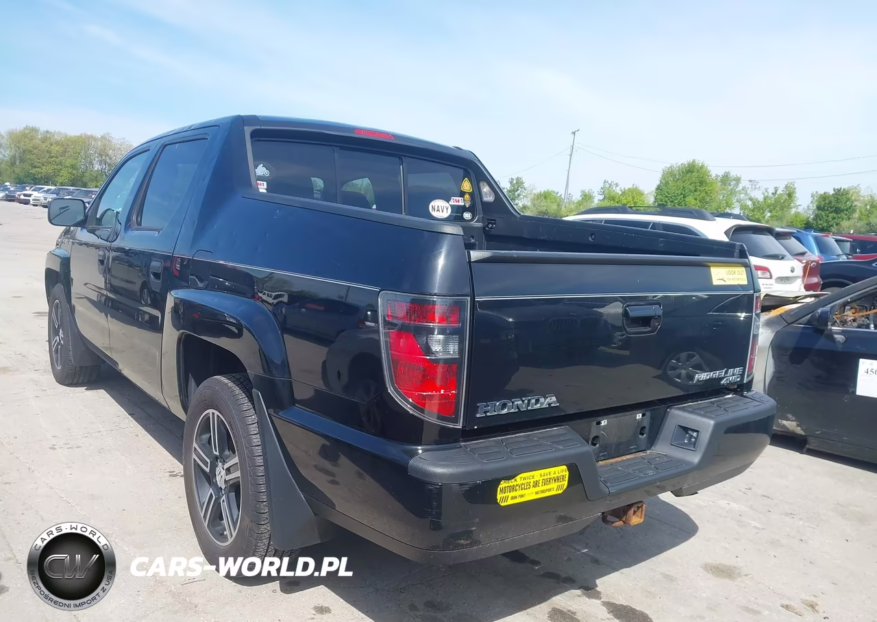 2014 Honda Ridgeline Sport VIN:5FPYK1F75EB014399 - 3