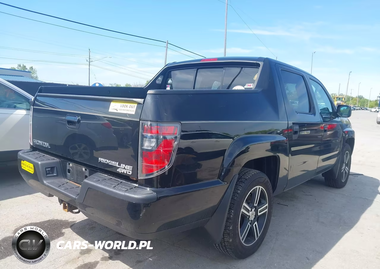 2014 Honda Ridgeline Sport VIN:5FPYK1F75EB014399 - 4