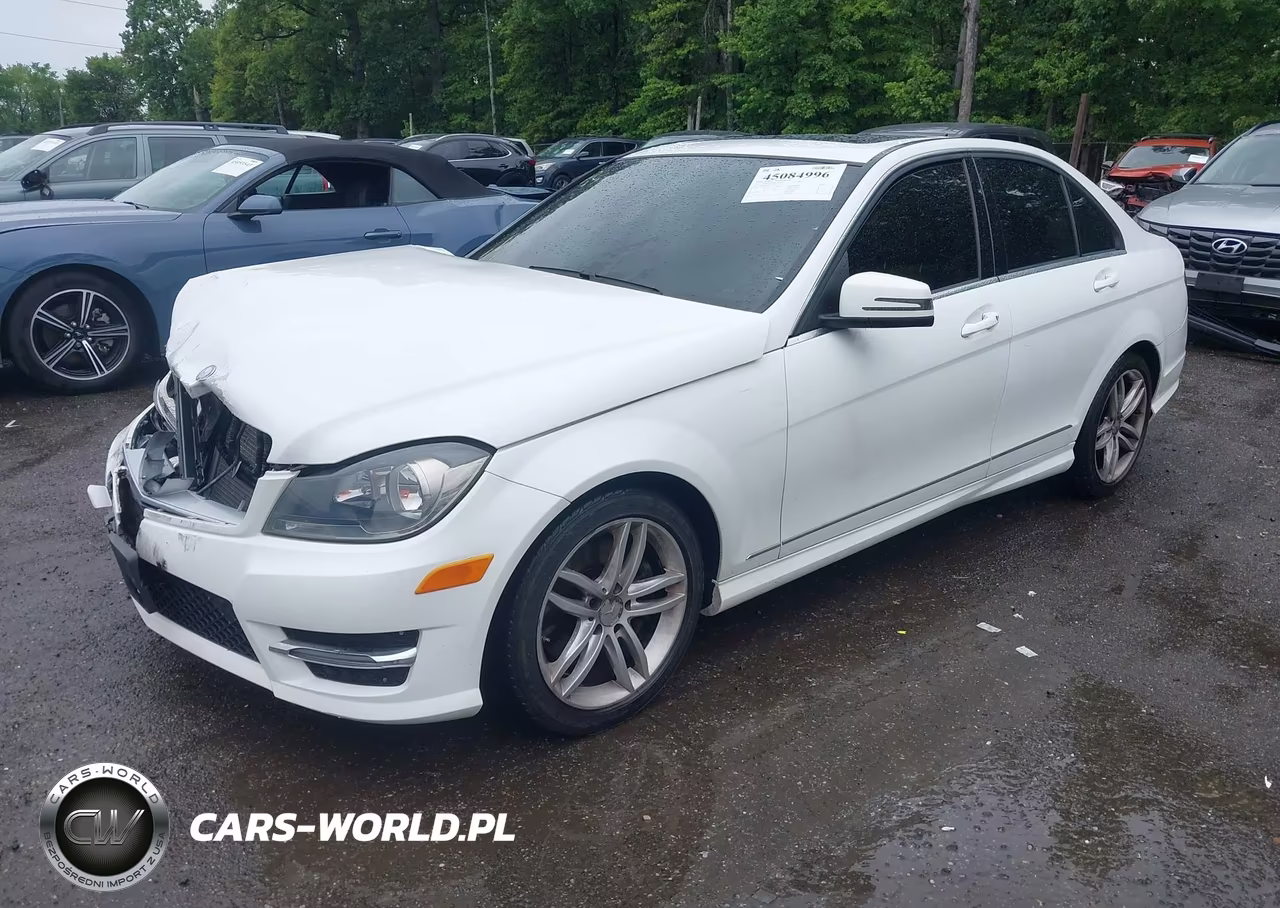 2013 Mercedes-Benz C 300 Luxury 4Matic-Sport 4Matic VIN:WDDGF8AB0DG143951 - 2