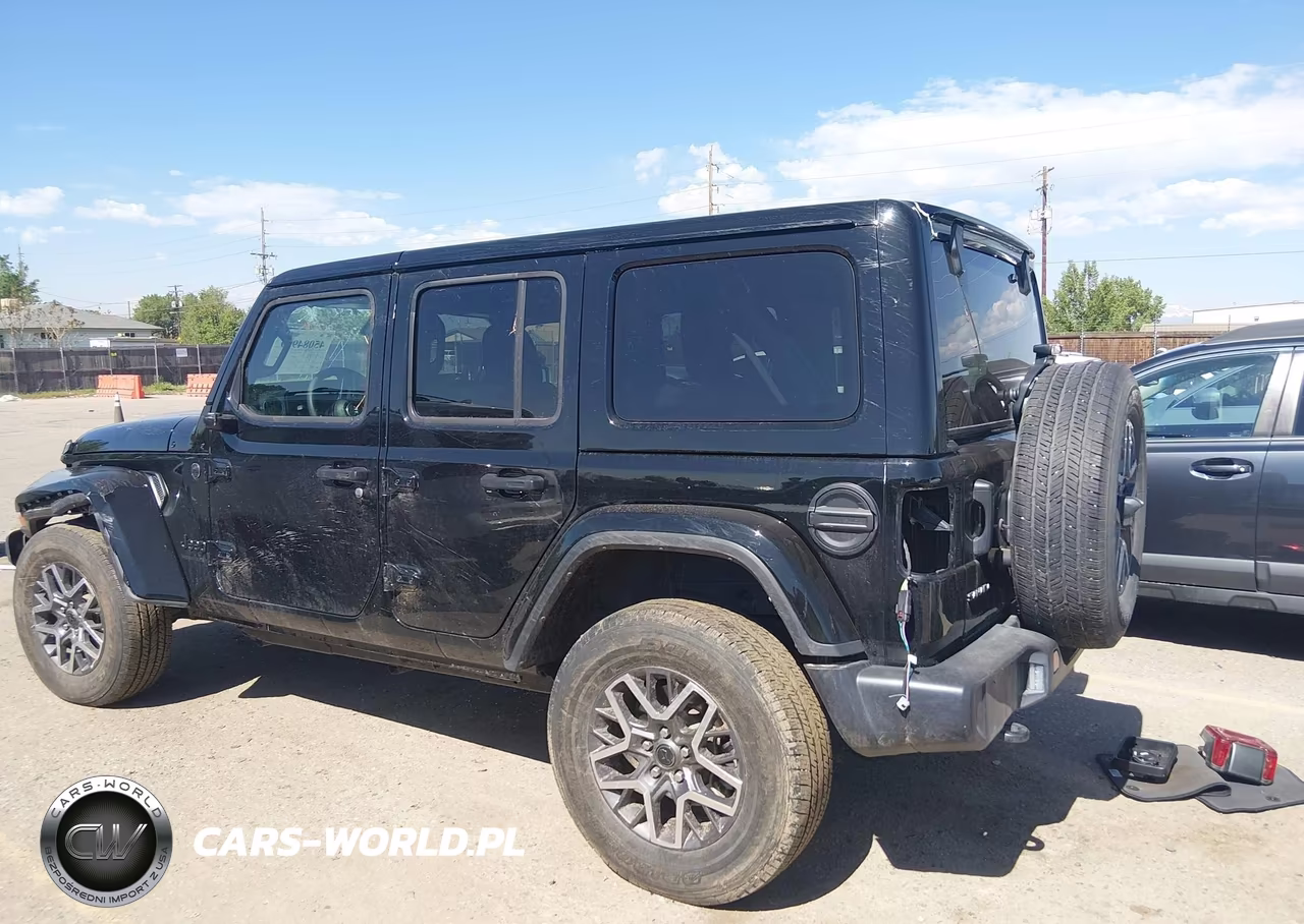 2025 Jeep Wrangler 4-Door Sahara 4X4 VIN:1C4PJXEN9SW645111 - 15
