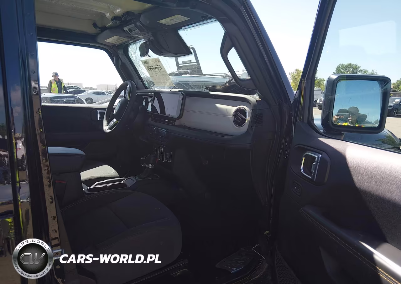 2025 Jeep Wrangler 4-Door Sahara 4X4 VIN:1C4PJXEN9SW645111 - 5