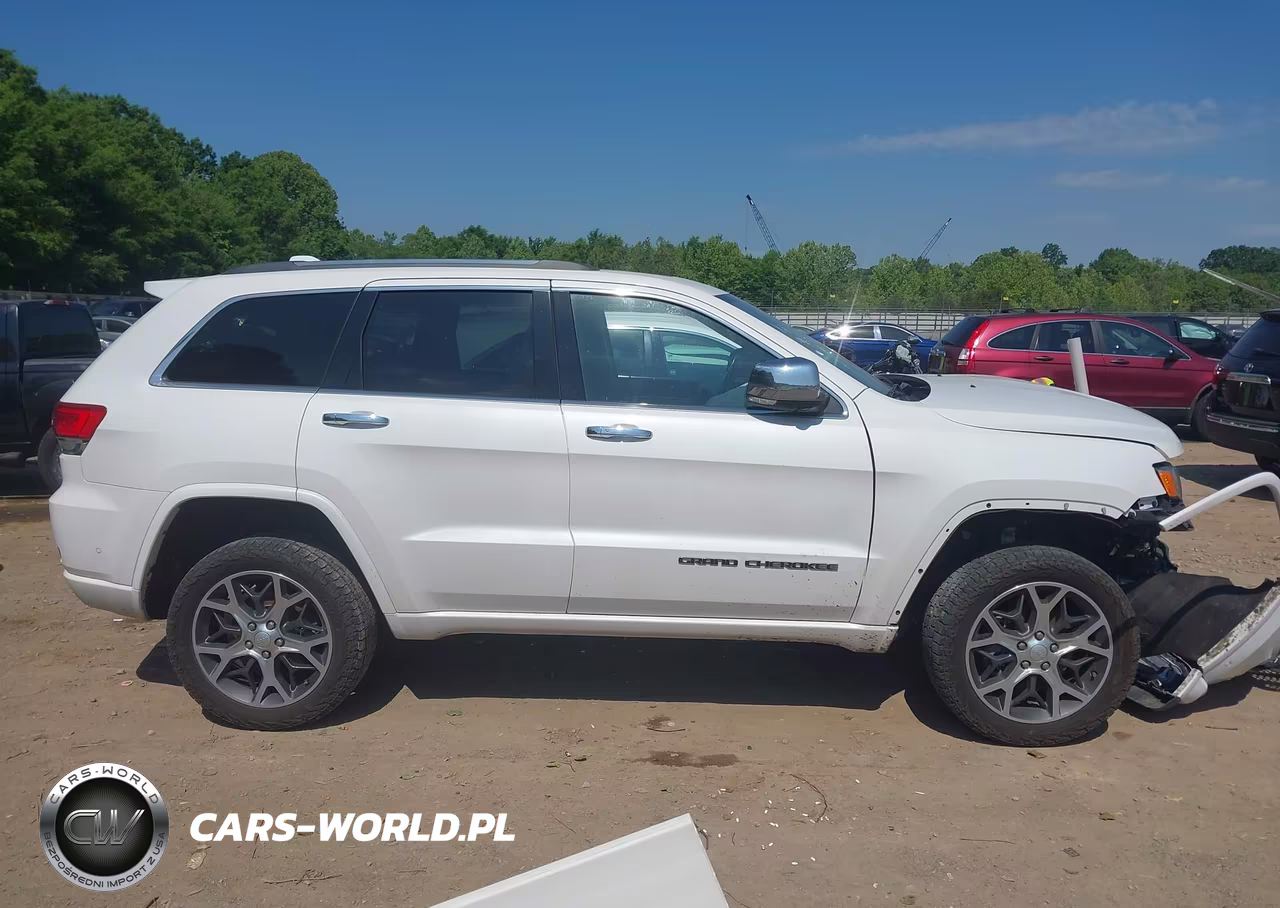 2020 Jeep Grand Cherokee Overland 4X4 VIN:1C4RJFCG1LC364107 - 13