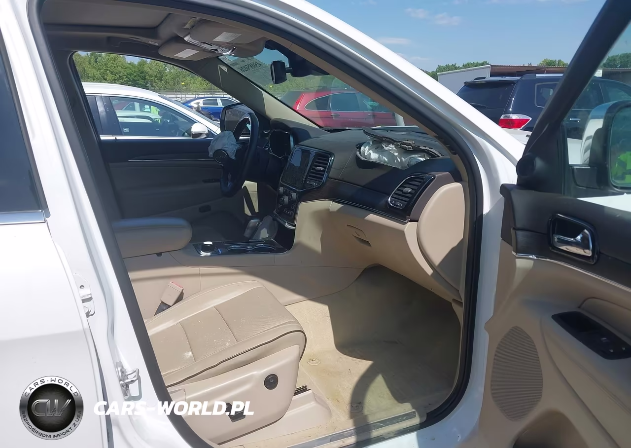 2020 Jeep Grand Cherokee Overland 4X4 VIN:1C4RJFCG1LC364107 - 5