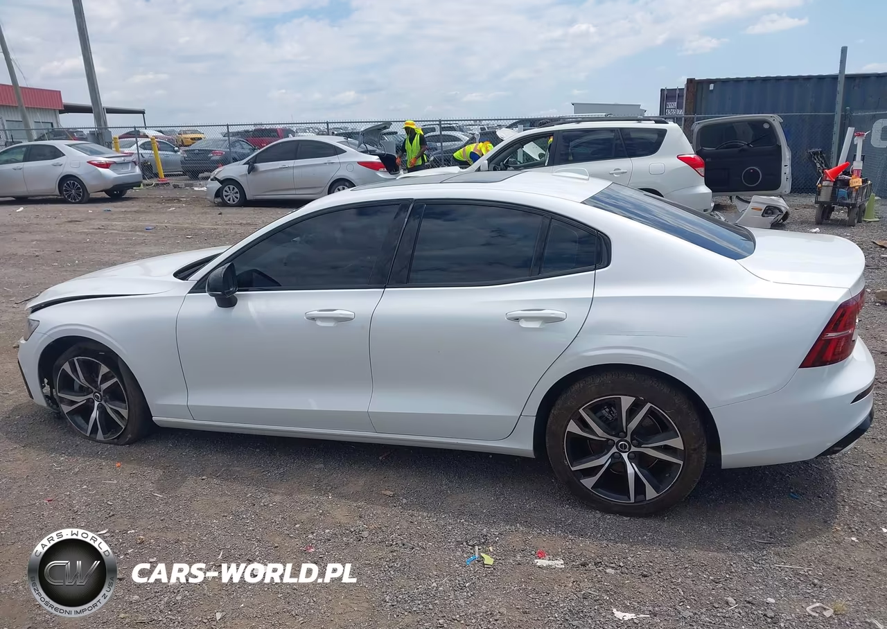 2024 Volvo S60 B5 Core Dark Theme VIN:7JRL12FK6RG321691 - 14