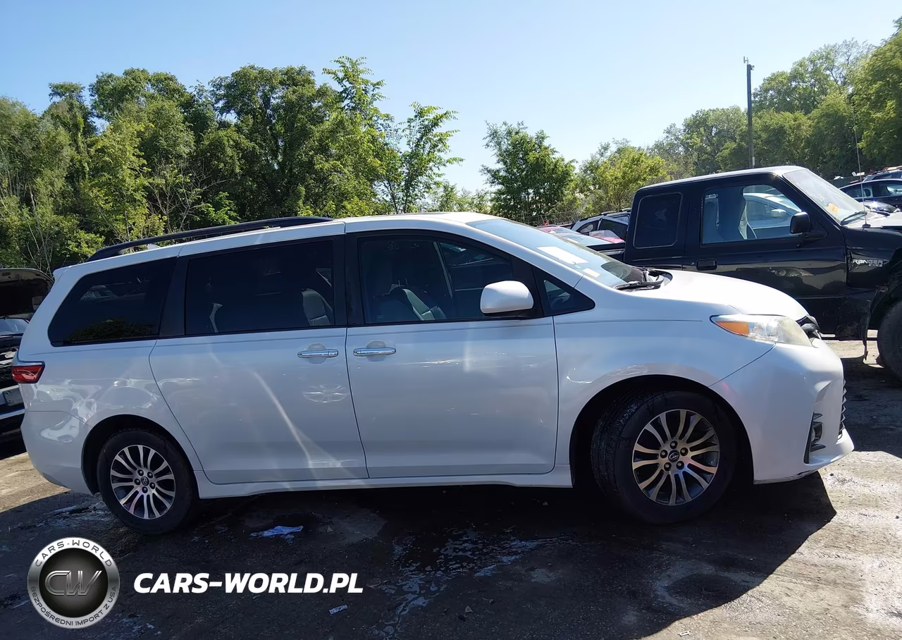 2018 Toyota Sienna Xle 8 Passenger VIN:5TDYZ3DC1JS951286 - 13