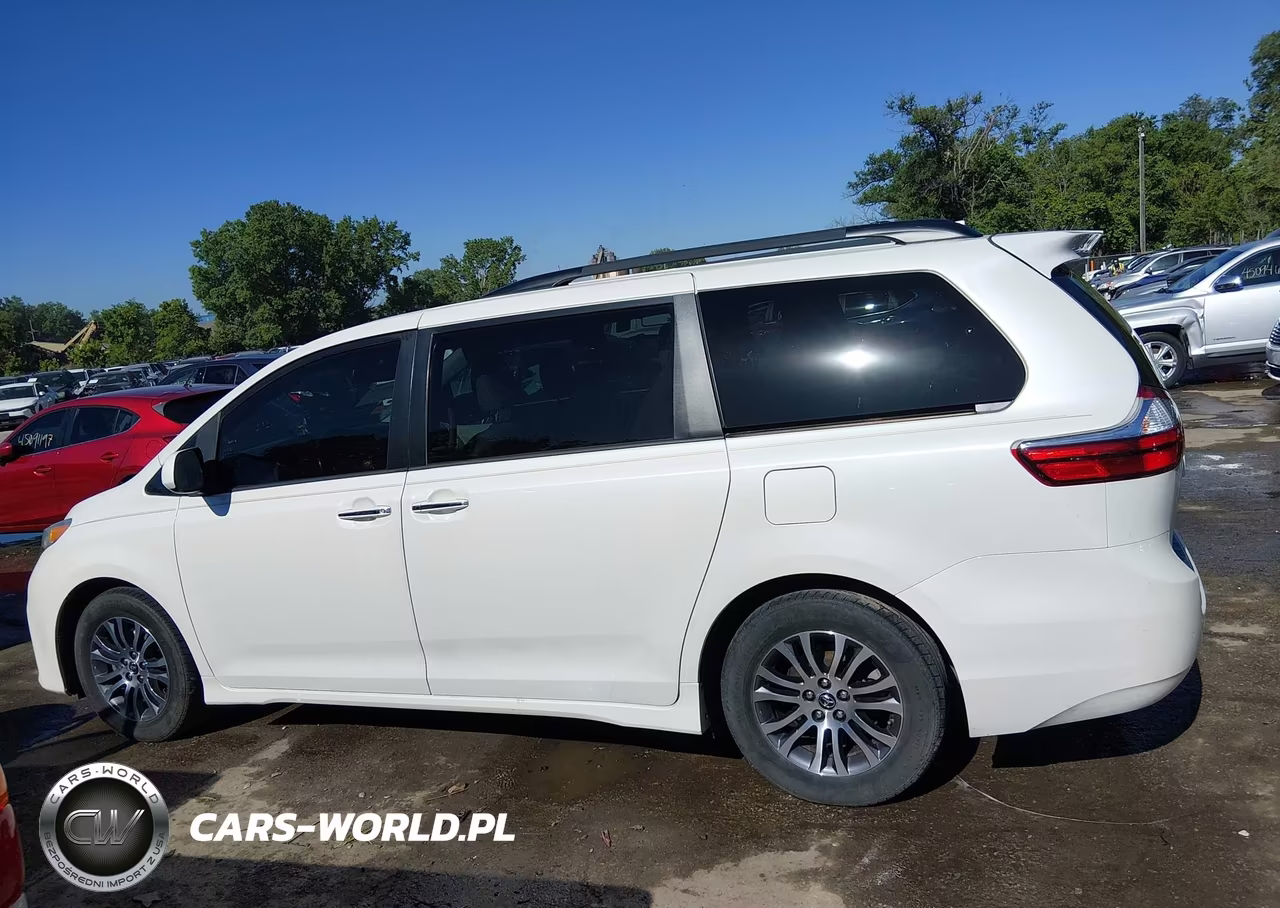 2018 Toyota Sienna Xle 8 Passenger VIN:5TDYZ3DC1JS951286 - 14