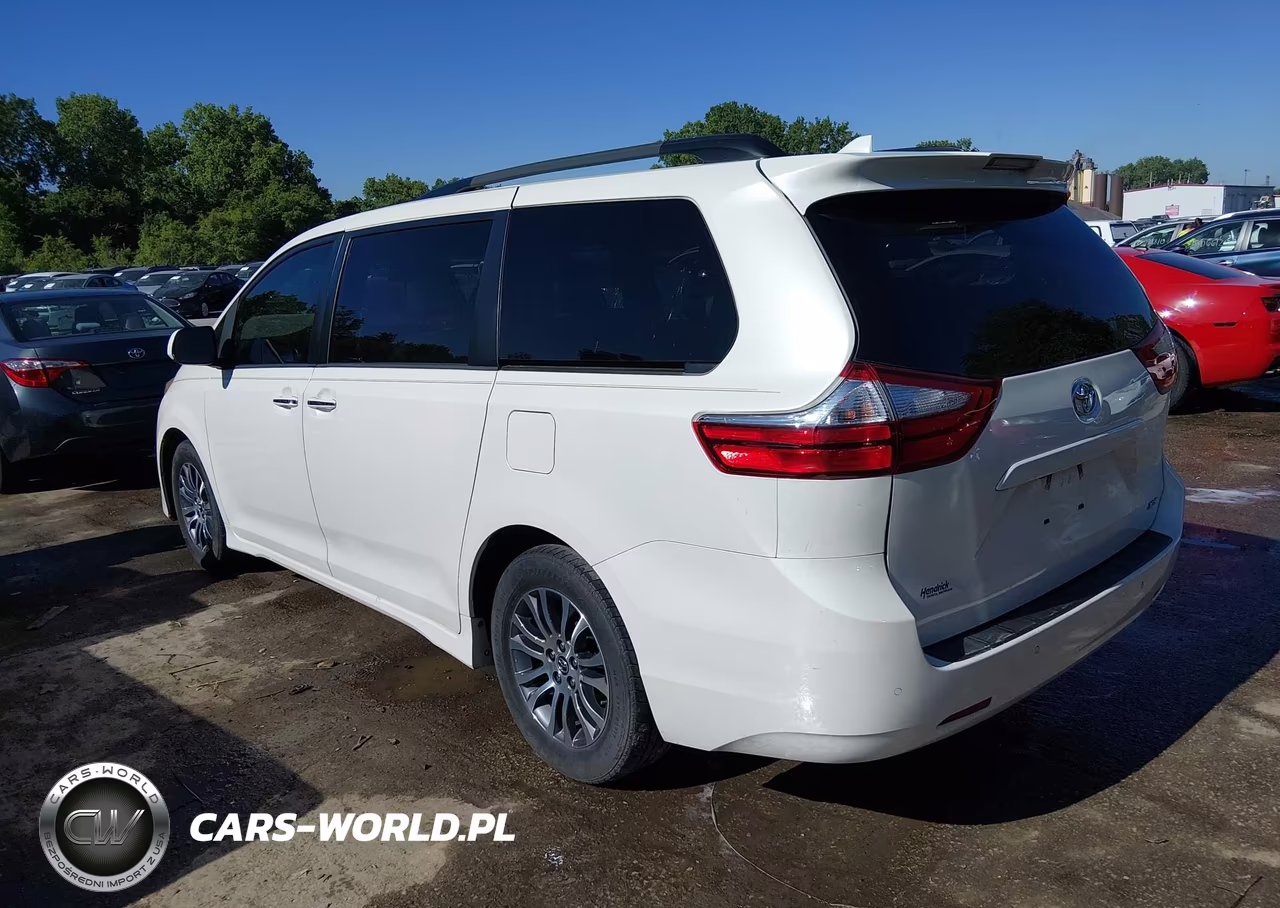 2018 Toyota Sienna Xle 8 Passenger VIN:5TDYZ3DC1JS951286 - 3