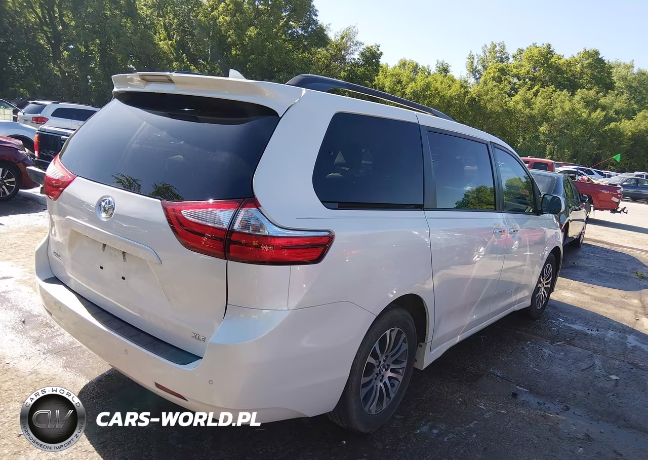 2018 Toyota Sienna Xle 8 Passenger VIN:5TDYZ3DC1JS951286 - 4
