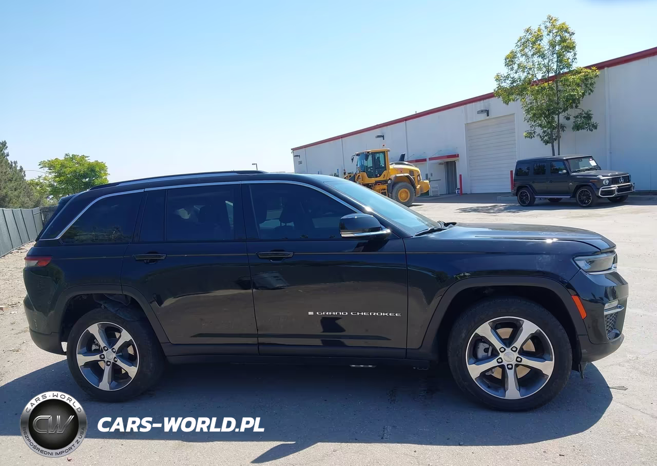 2024 Jeep Grand Cherokee 4Xe VIN:1C4RJYB6XRC684927 - 13