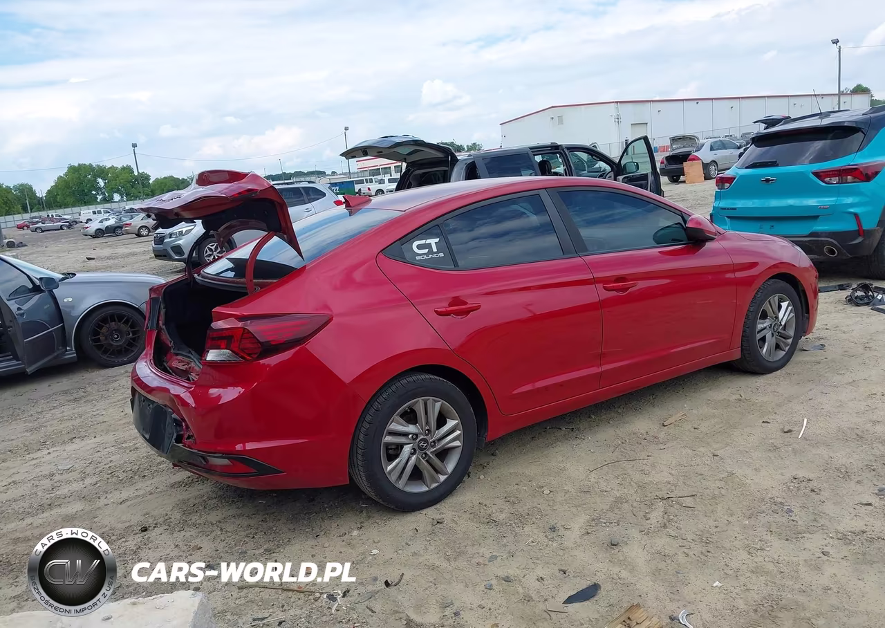 2019 Hyundai Elantra Sel VIN:5NPD84LF3KH408810 - 4