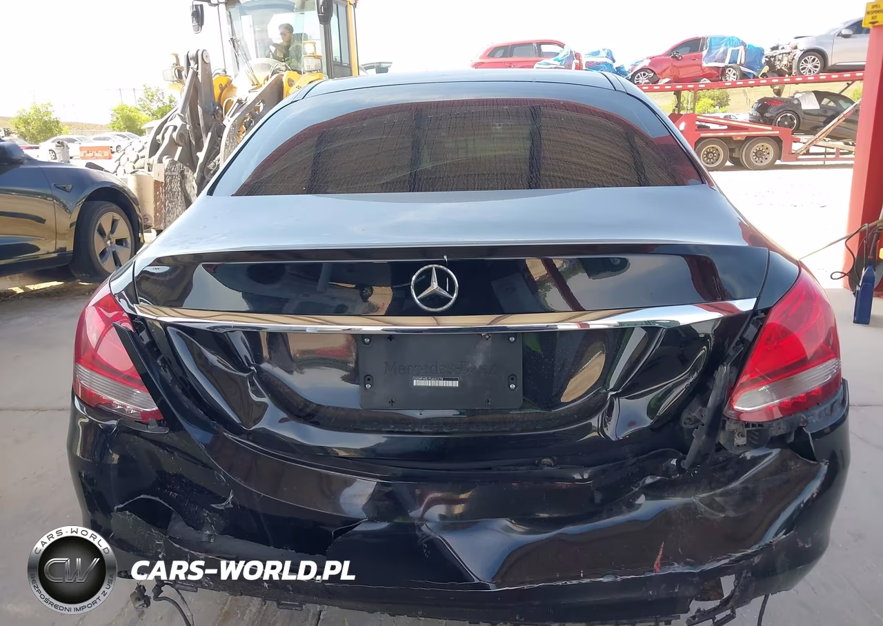 2015 Mercedes-Benz C 300 4Matic VIN:55SWF4KB1FU042278 - 17