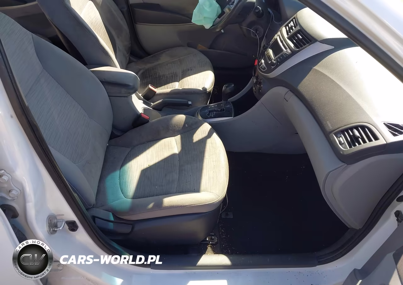 2017 Hyundai Accent Value Edition VIN:KMHCT4AE5HU271433 - 5