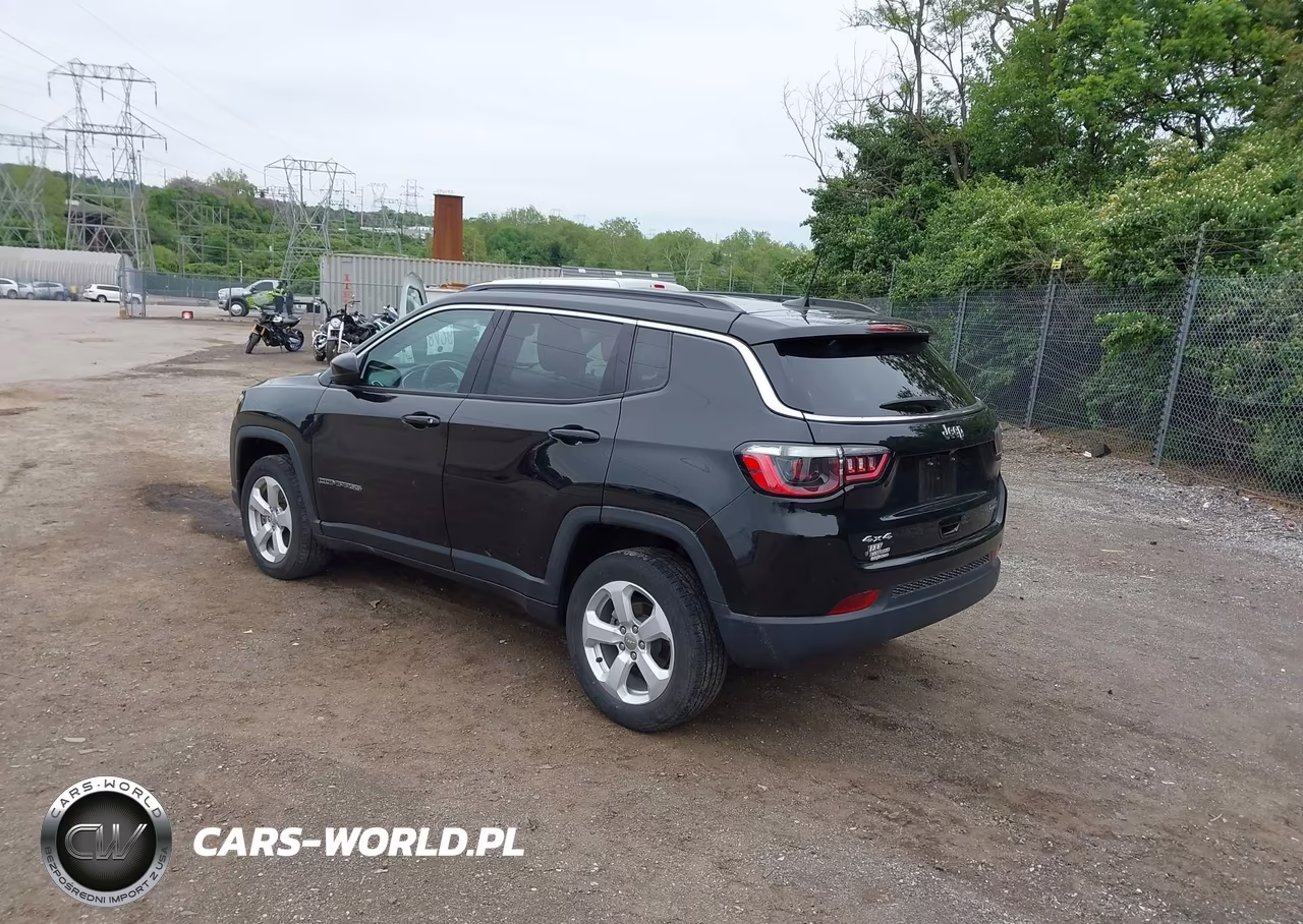 2021 Jeep Compass Latitude 4X4 VIN:3C4NJDBB9MT557314 - 3