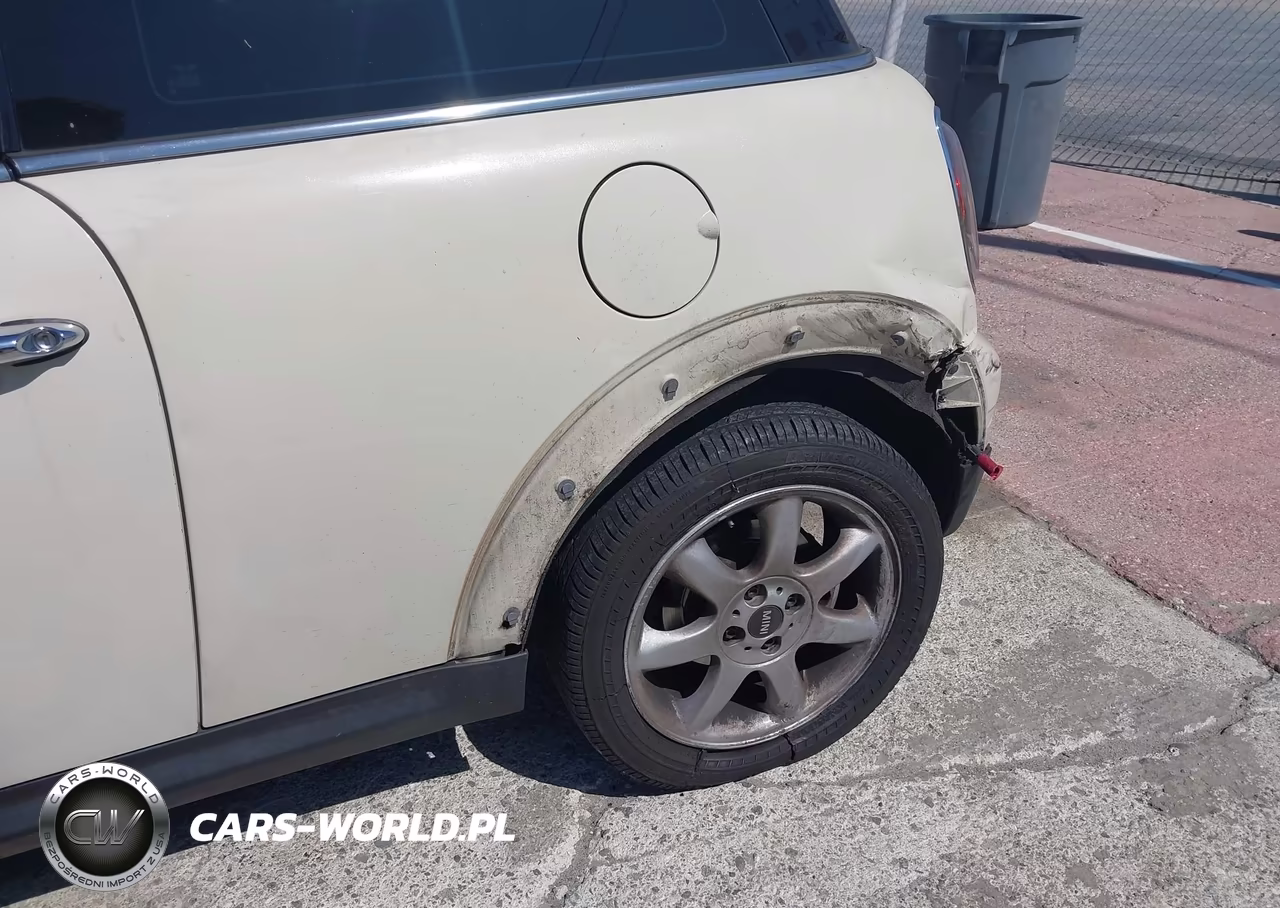 2010 MINI COOPER VIN:WMWMF3C5XATZ66863 - 6