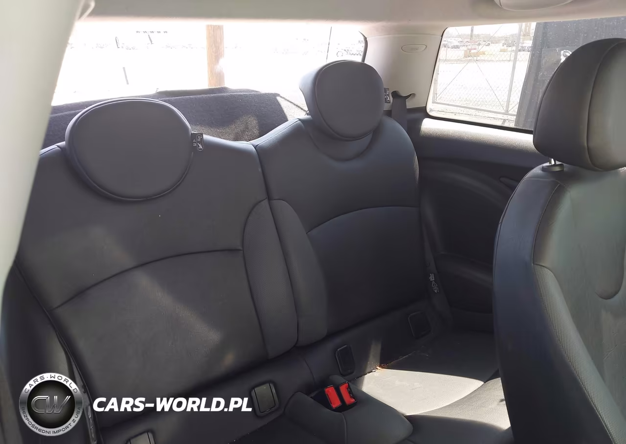 2010 MINI COOPER VIN:WMWMF3C5XATZ66863 - 8