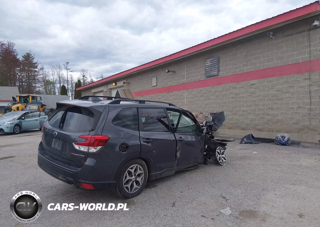 2020 Subaru Forester Premium VIN:JF2SKAJC6LH446159 - 4
