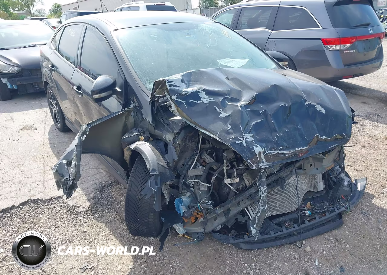 2015 Ford Focus Se VIN:1FADP3F2XFL355181 - 6