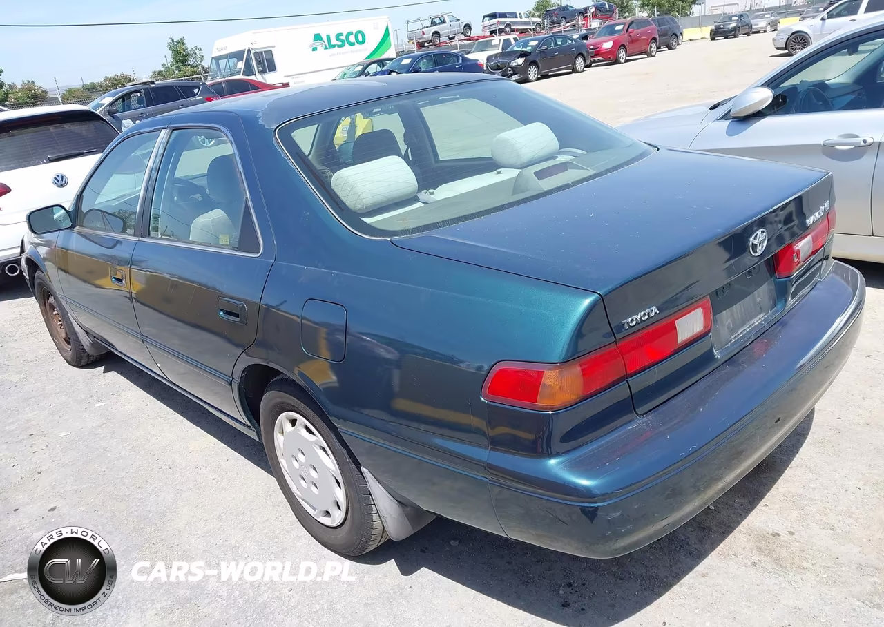 1997 Toyota Camry Le VIN:4T1BG22K3VU182416 - 3