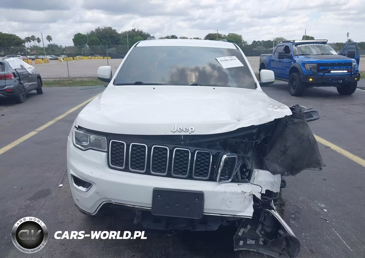 2019 Jeep Grand Cherokee Laredo E 4X4 VIN:1C4RJFAG6KC793177 - 13