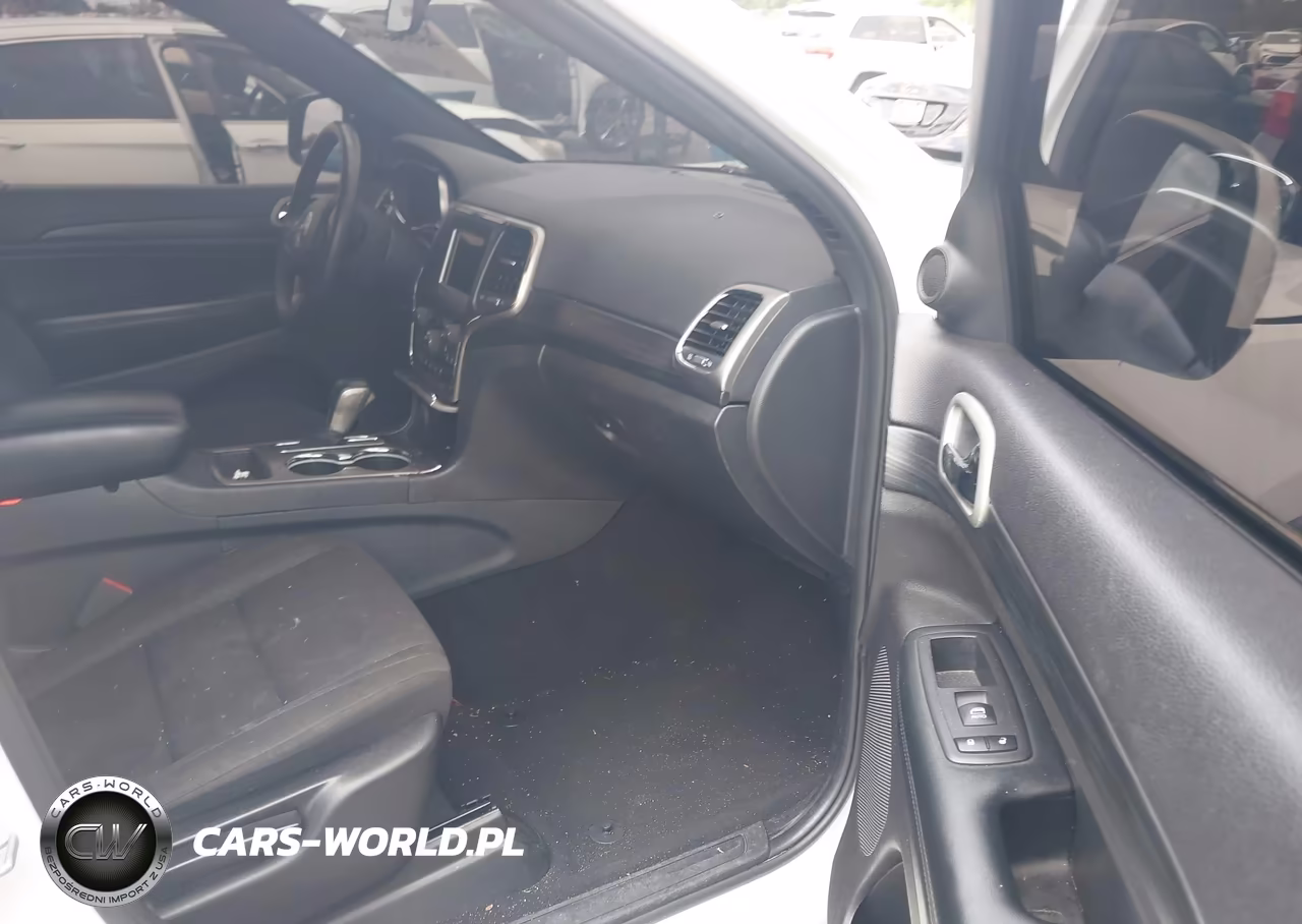 2019 Jeep Grand Cherokee Laredo E 4X4 VIN:1C4RJFAG6KC793177 - 5