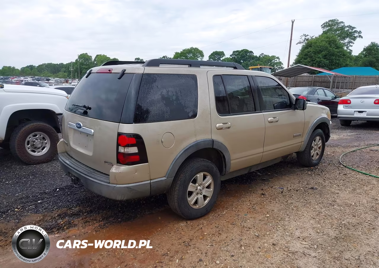2007 Ford Explorer Xlt VIN:1FMEU63E17UB65509 - 4