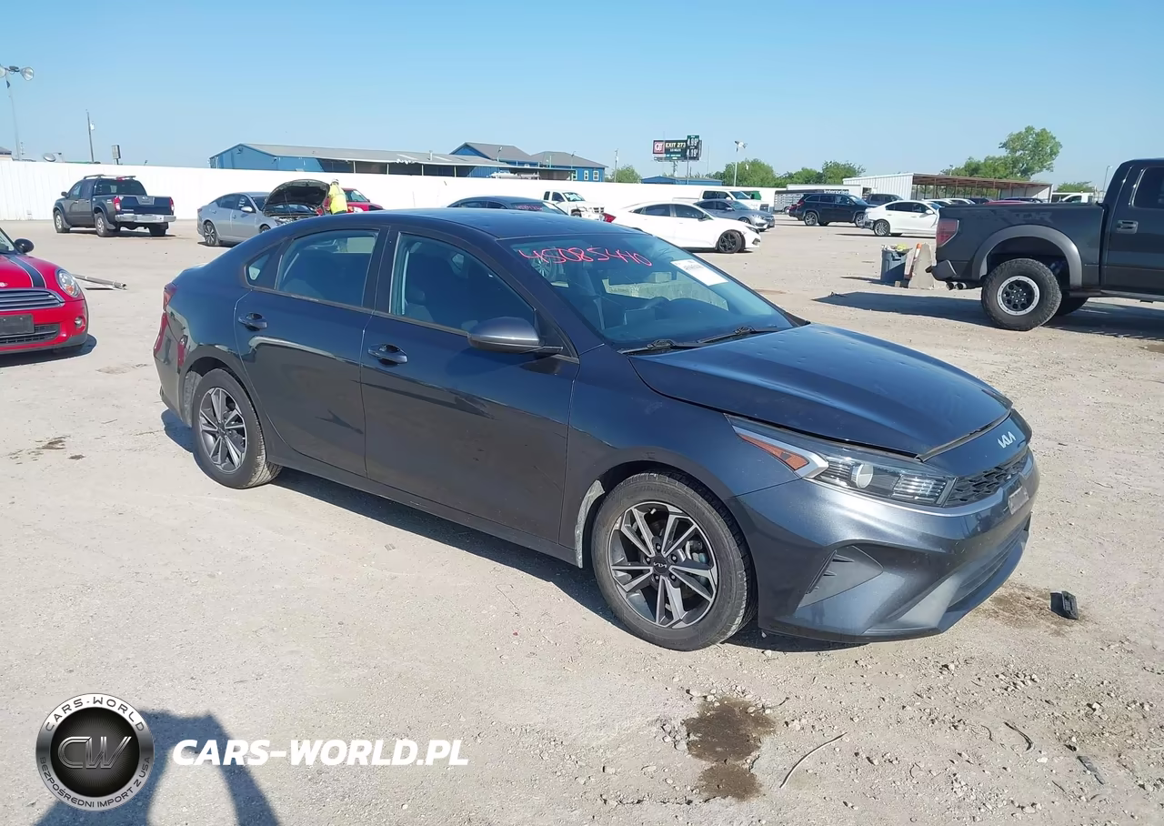 2022 Kia Forte Lxs – zdjęcie 1 z 16