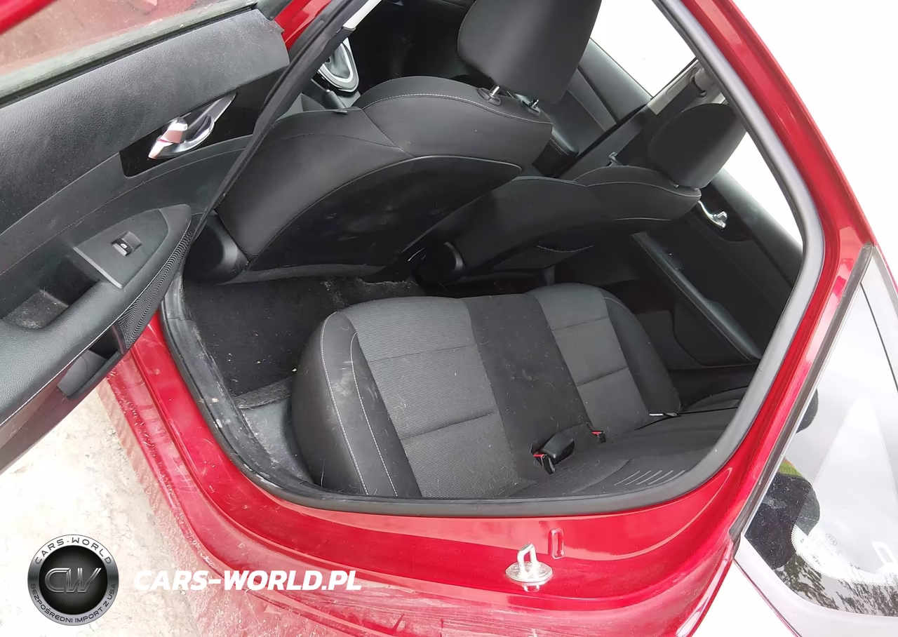 2019 Kia Forte S VIN:3KPF34AD2KE043811 - 8