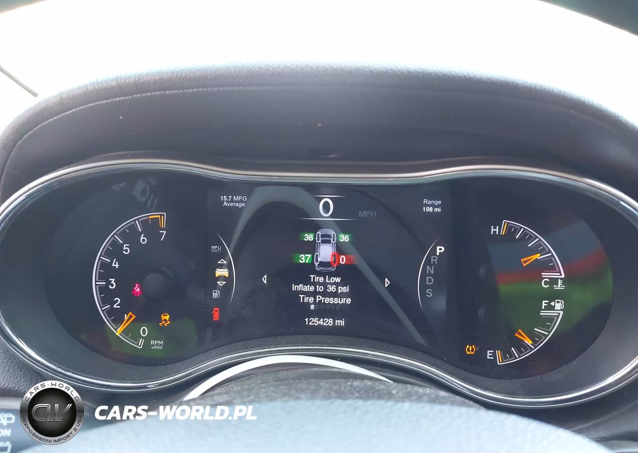 2015 Jeep Grand Cherokee Overland VIN:1C4RJECG0FC175592 - 7
