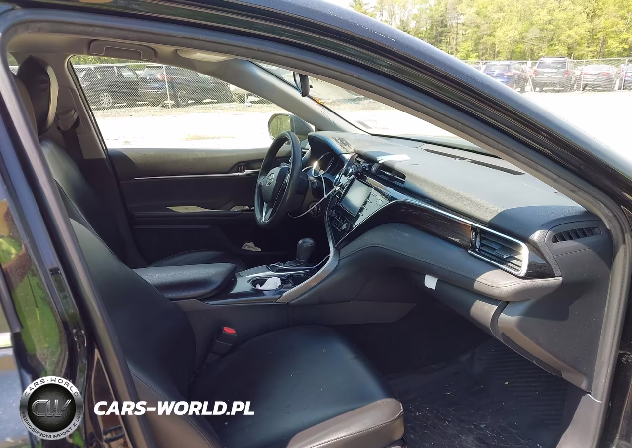 2018 Toyota Camry Le VIN:JTNB11HKXJ3047050 - 5