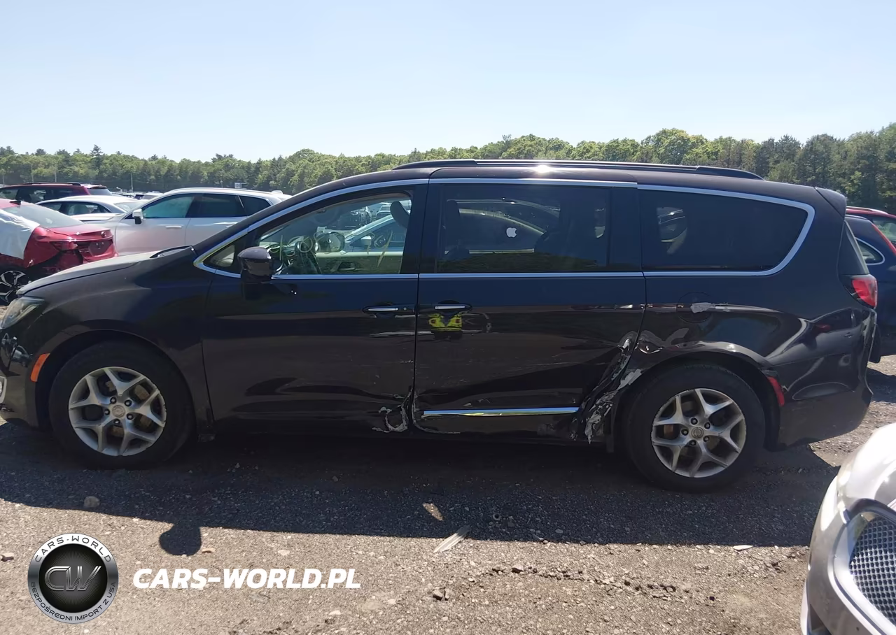 2017 Chrysler Pacifica Touring-L VIN:2C4RC1BG4HR593412 - 14