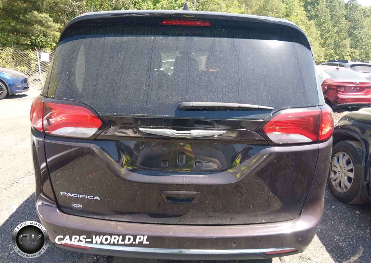 2017 Chrysler Pacifica Touring-L VIN:2C4RC1BG4HR593412 - 16