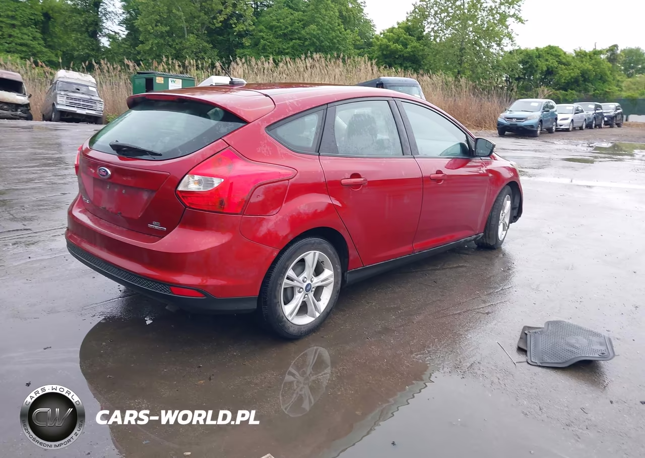 2014 Ford Focus Se VIN:1FADP3K28EL147160 - 4