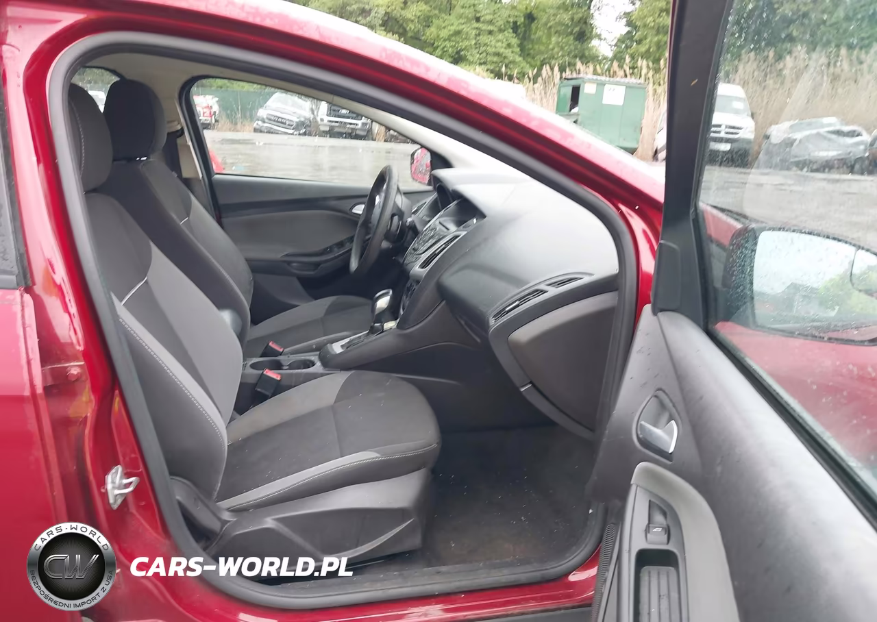 2014 Ford Focus Se VIN:1FADP3K28EL147160 - 5