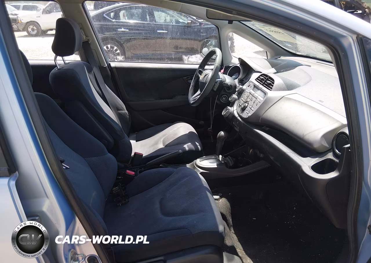 2010 Honda Fit Sport VIN:JHMGE8H40AC014646 - 5