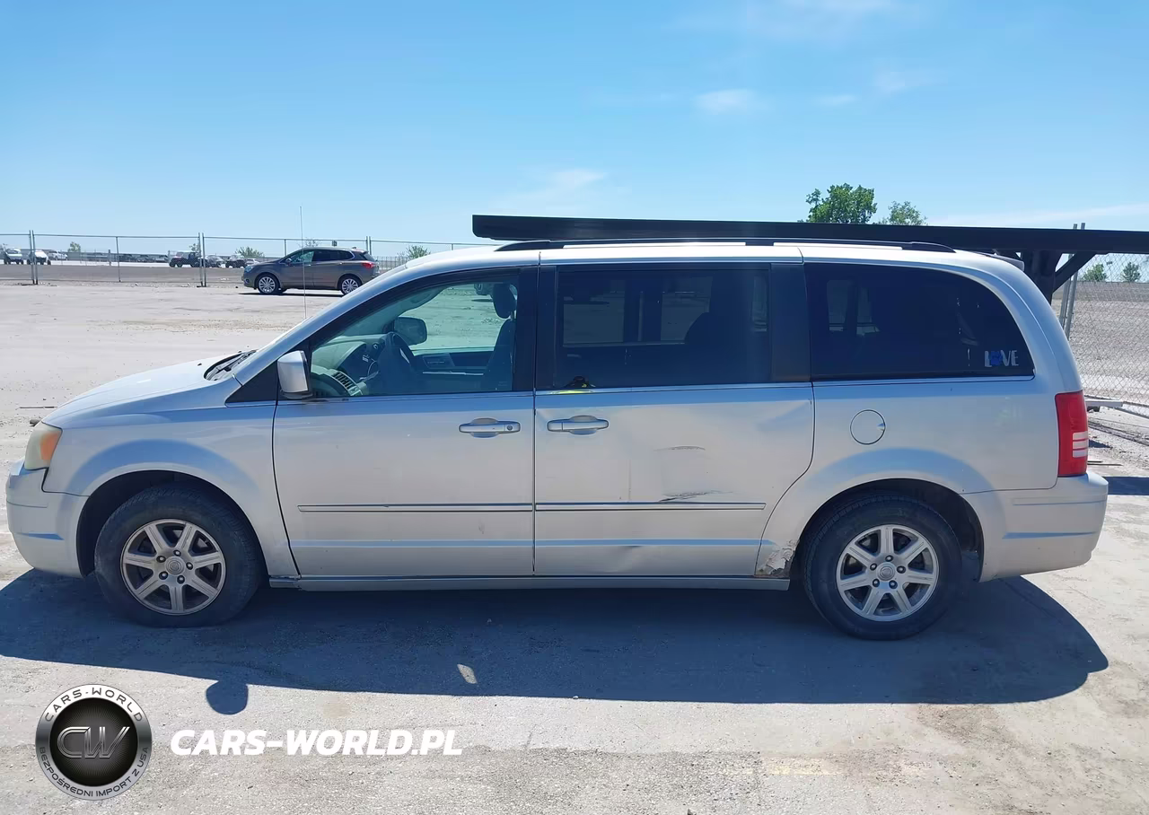 2010 Chrysler Town & Country Touring VIN:2A4RR5D18AR293113 - 14