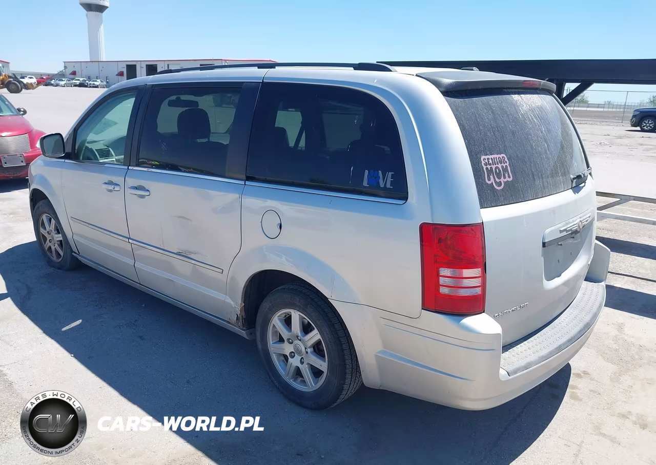 2010 Chrysler Town & Country Touring VIN:2A4RR5D18AR293113 - 3
