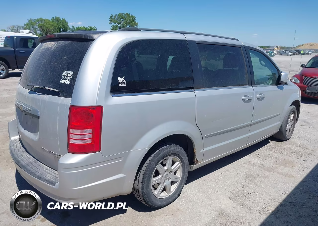 2010 Chrysler Town & Country Touring VIN:2A4RR5D18AR293113 - 4
