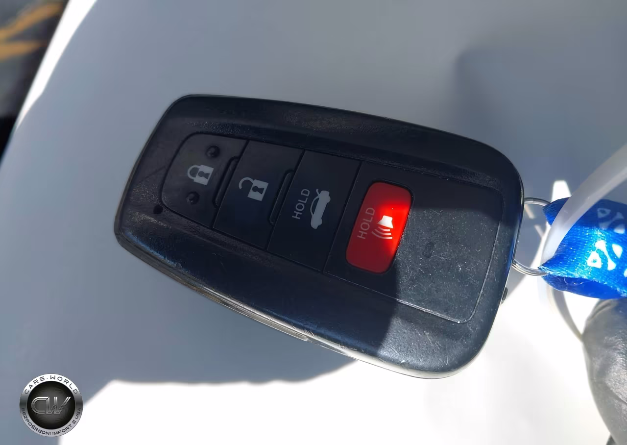 2022 Toyota Corolla Le VIN:5YFVPMAE6NP382440 - 11
