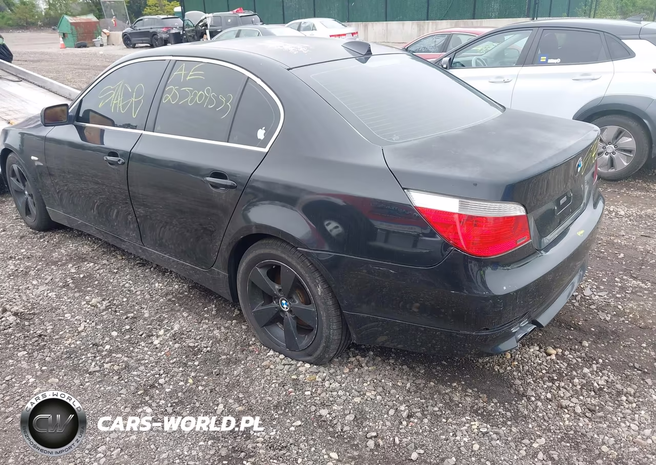 2007 BMW 530Xi VIN:WBANF73597CU22830 - 3